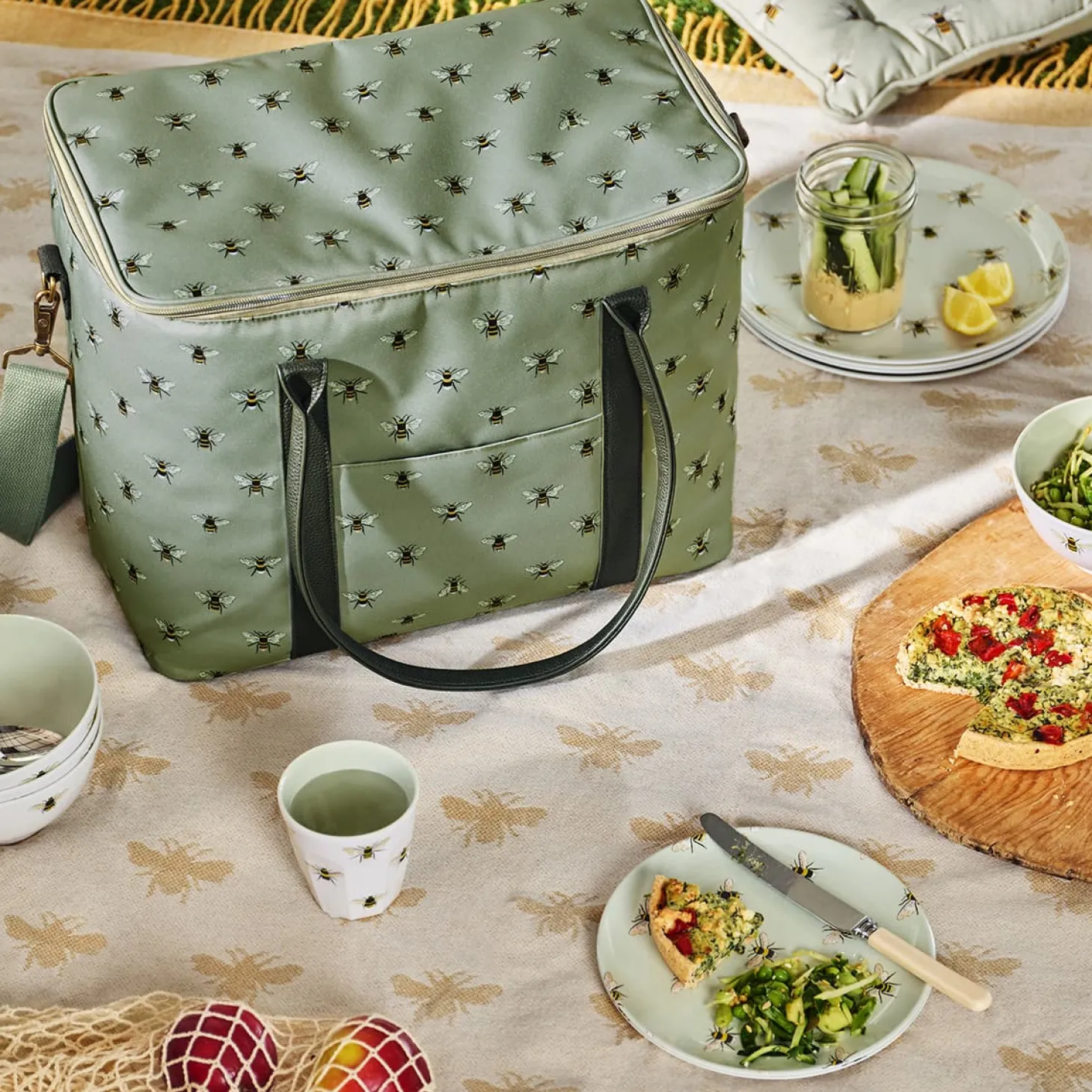 Bees Picnic Bag