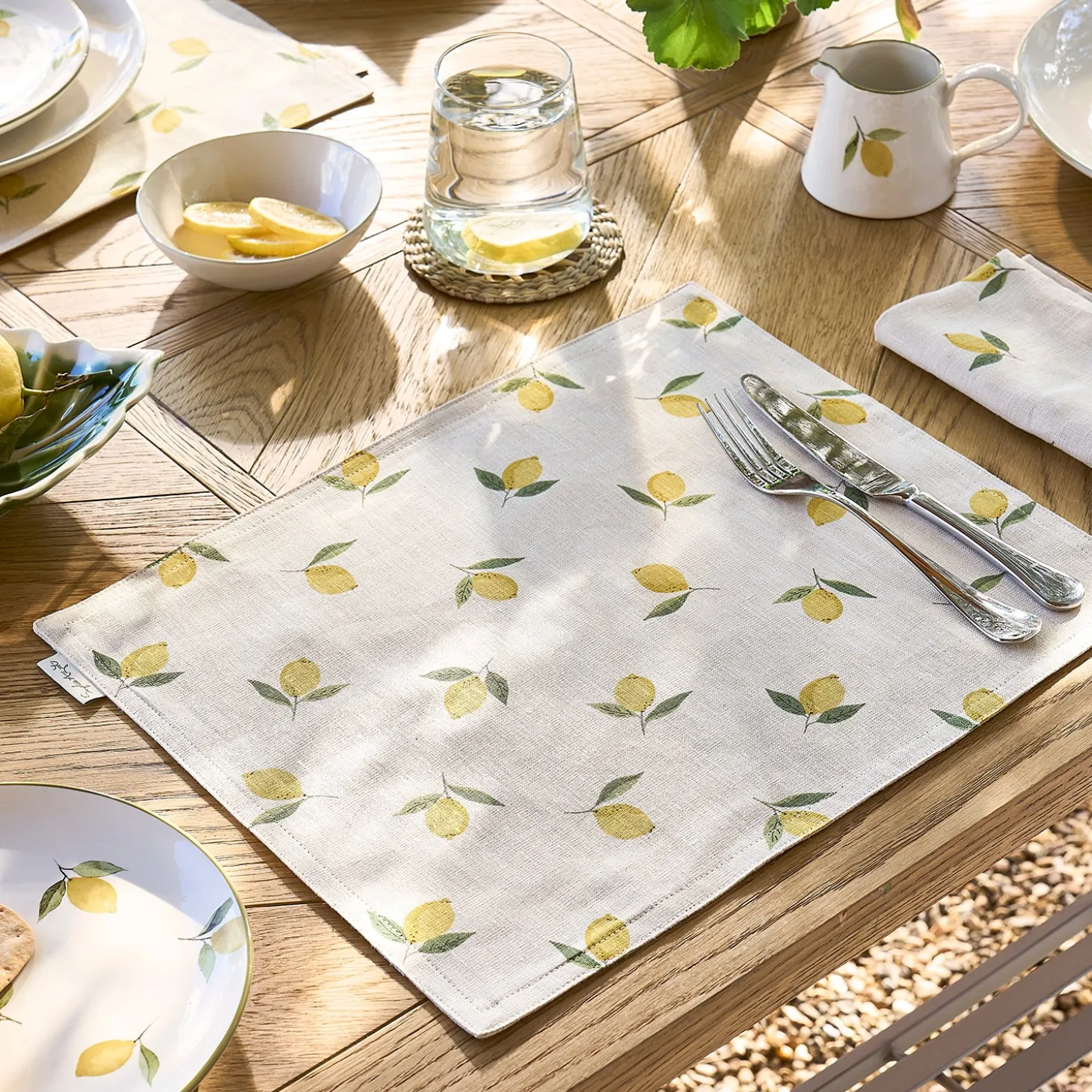 Lemons Linen Washable Placemats (Set of 2)