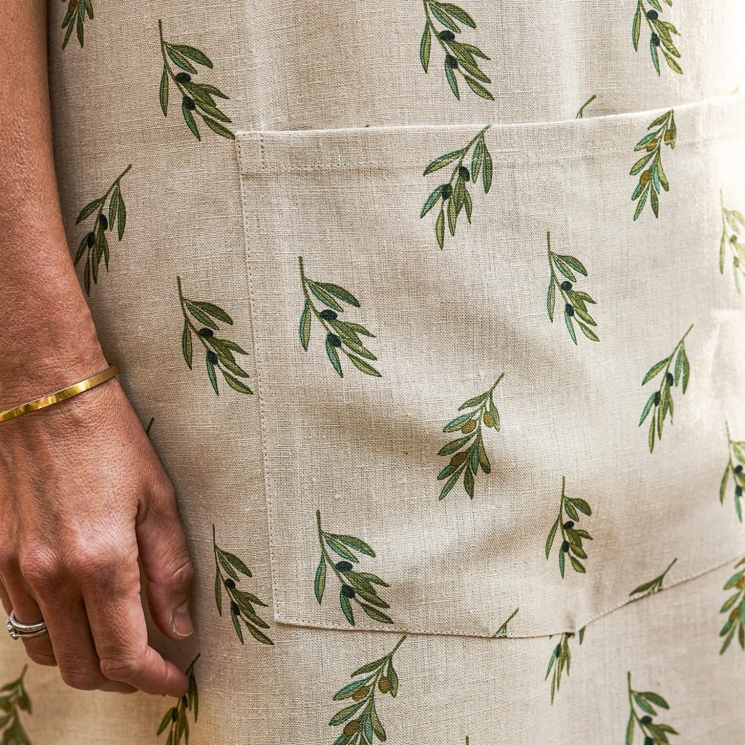 Olive Linen Cross Back Apron