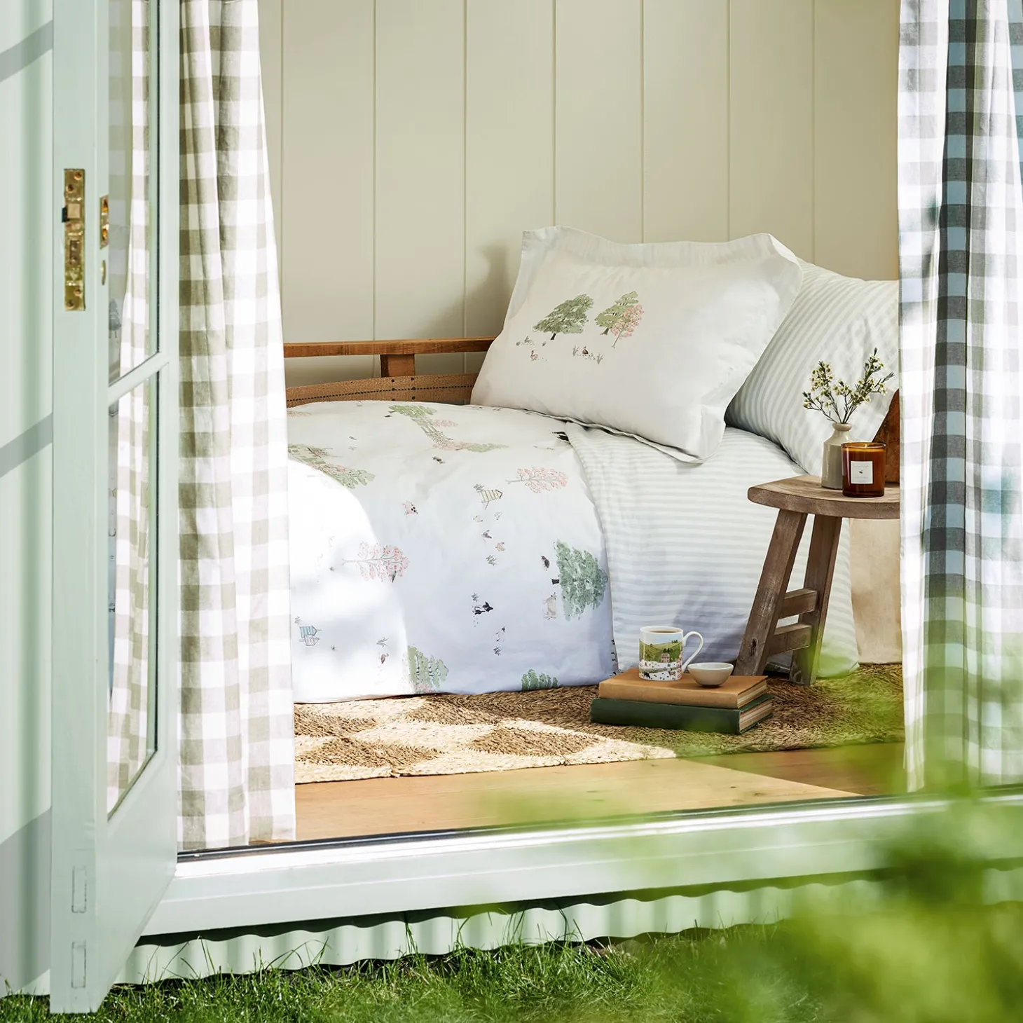 Spring Cottage Pair of Oxford Pillowcases